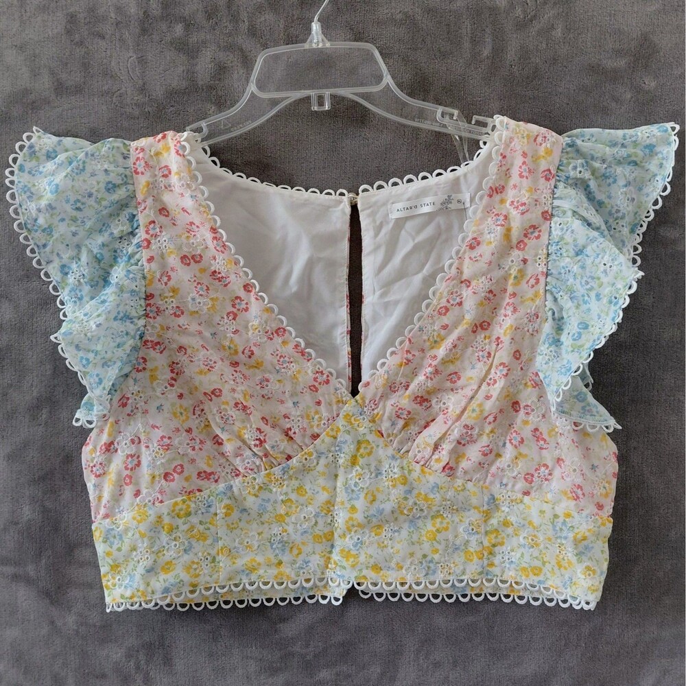 Altar'd State Tinzley Floral Boho Top Women's XL Cropped Flutter Cap Sleeves NEW - Picture 2 of 9